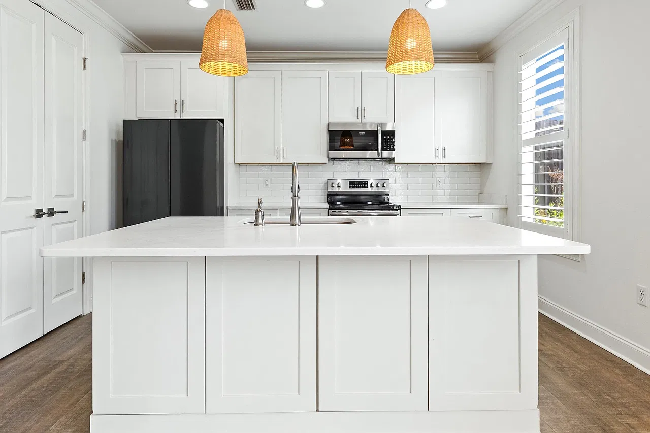 4 bed, 3.5 bath, 2367 sqft, $3,200 — Photo 3