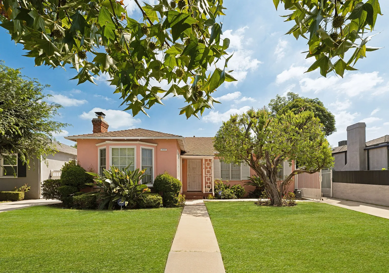 1916 S Crescent Heights Blvd, Los Angeles, CA 90034 — Photo 1