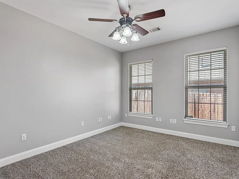 204 Tunbridge Dr — Photo 16