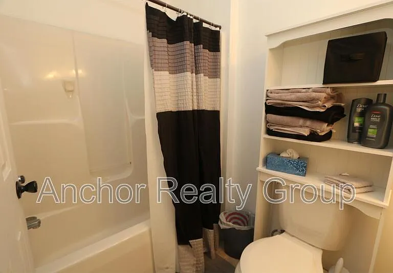 1618 Kingston Ave — Photo 31