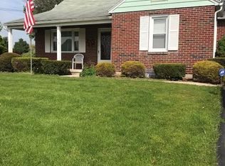 517 Prison Rd, Leesport, PA 19533