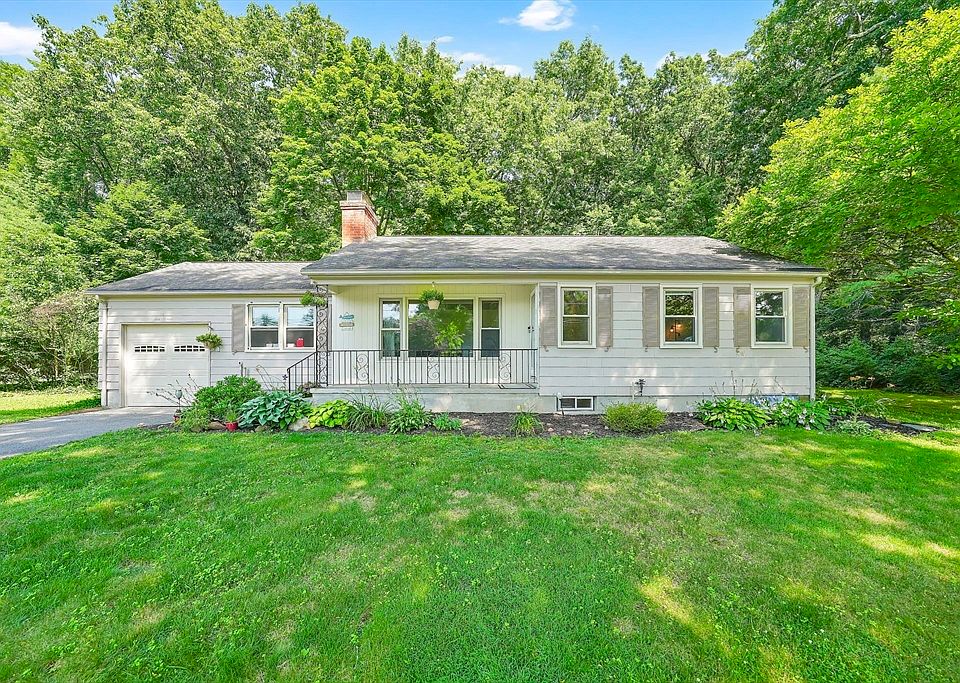 1st image of 115 Fernwood Dr