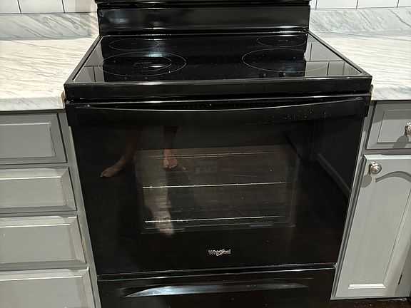 3rd image of 1105 Oakland Dr