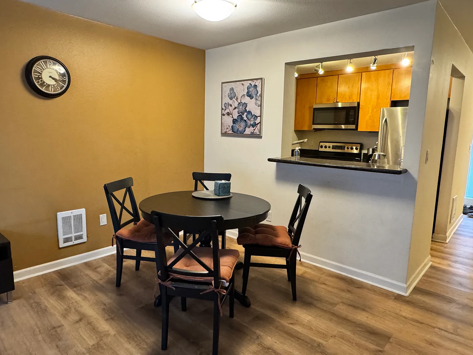 141st Ave SE, Bellevue — Photo 3