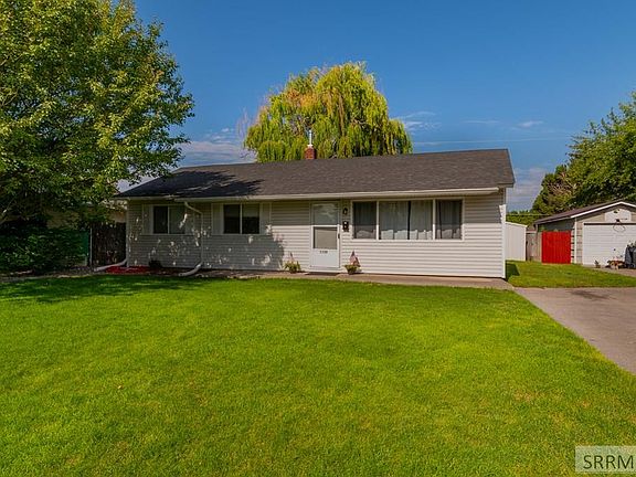3rd image of 1120 Bower Dr