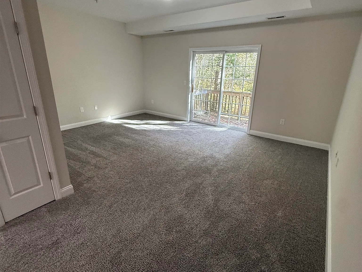 4 bed, 2.5 bath, 1850 sqft, $3,250 — Photo 3