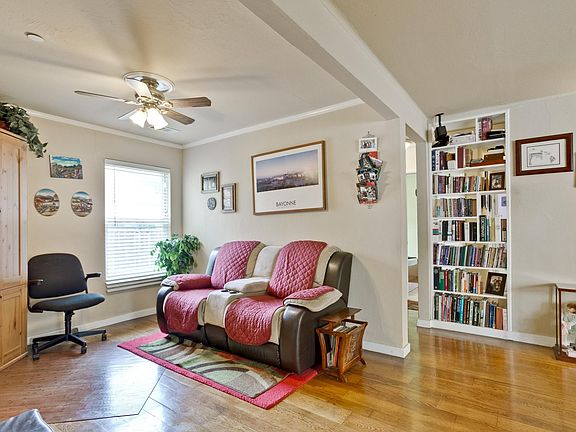 4th image of 20 N Quebec St