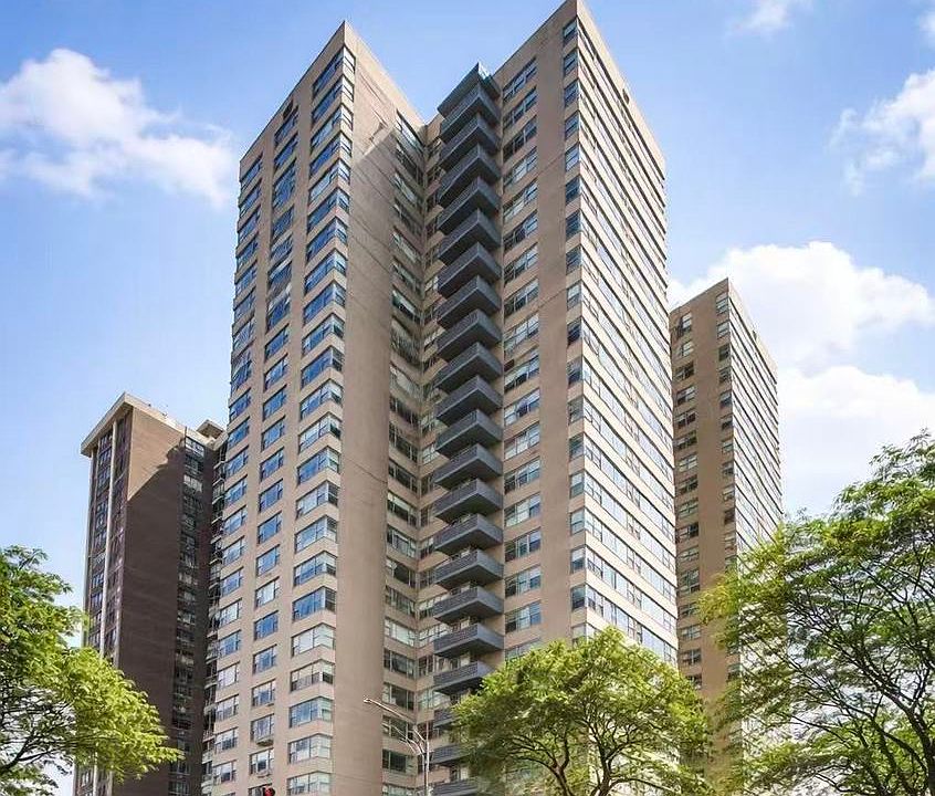 1st image of 6301 N Sheridan Rd APT 15B