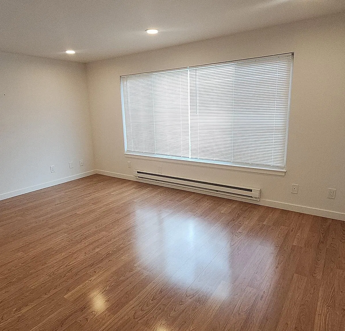 3 bed, 1500 sqft, $3,690 — Photo 3