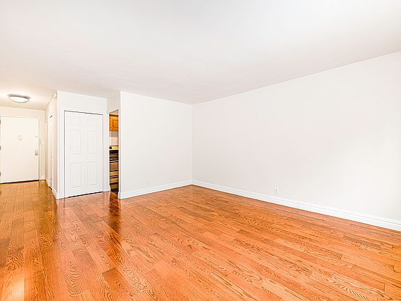4th image of 330 W 45th St APT 5E