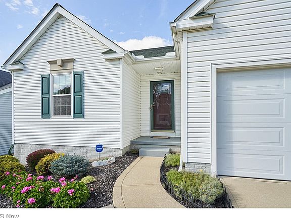 3rd image of 4469 Lockmoor Ln