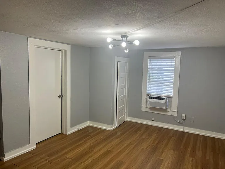 5103 Bell St #2 — Photo 4