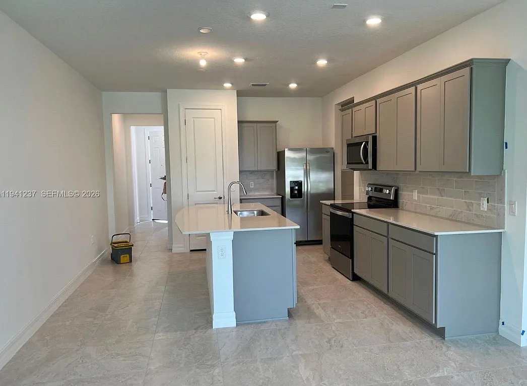 Building Photo - 6121 Rancho Ln
