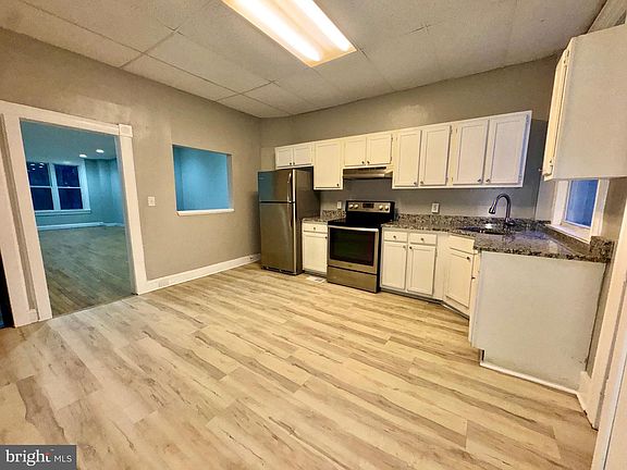 4th image of 3003 Chelsea Ter