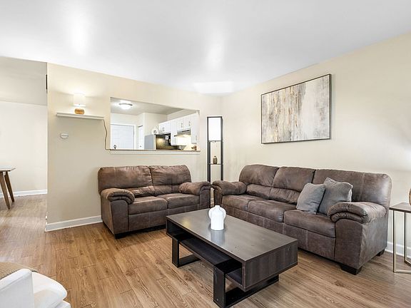 4th image of 4104 Rivertowne Dr
