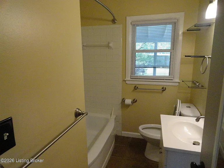 502 Harris Pl — Photo 8