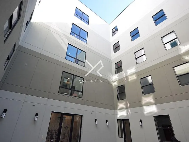 806 Saint Johns Pl #2C — Photo 17