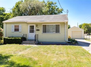 4152 67th St, Urbandale, IA 50322