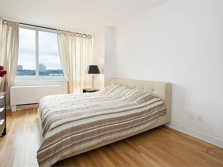 120 Riverside Blvd #7H — Photo 5