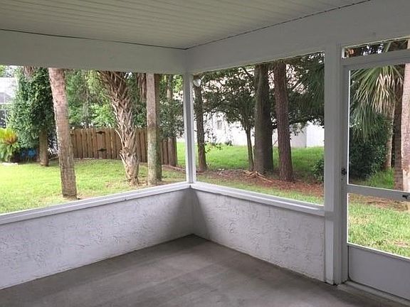 5th image of 4563 Woodcove Dr
