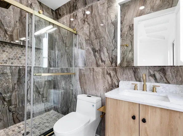 125 Collard Street image 9 of 18