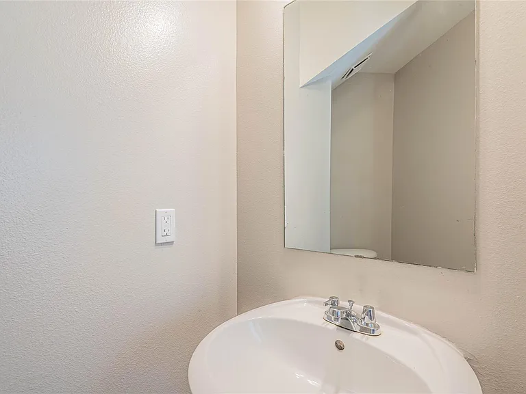 10061 Sharpton Dr — Photo 15