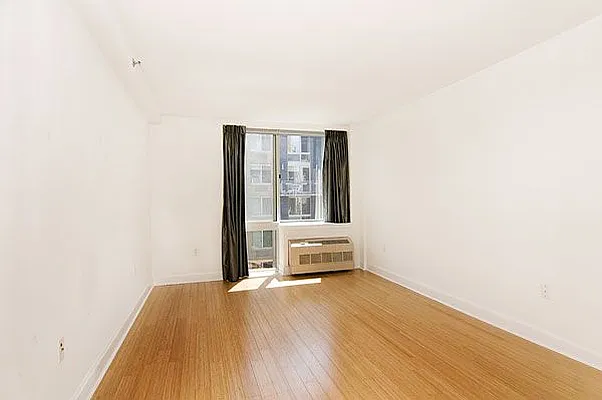 Sold by Boulevard Residentials | media 5