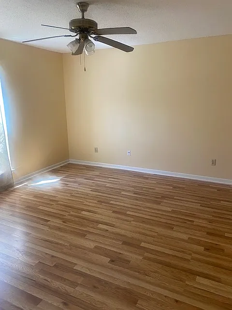 3 bed, 2.5 bath, 1650 sqft, $1,800 — Photo 4