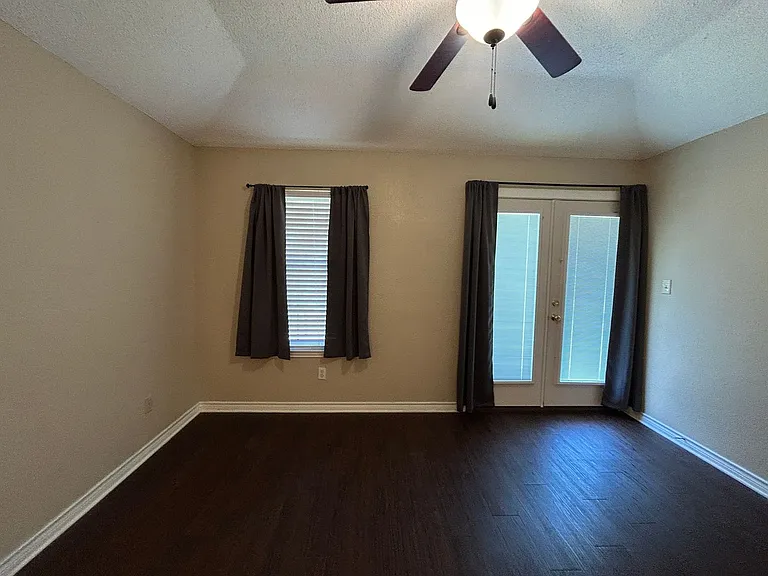1642 W County Line Rd — Photo 17