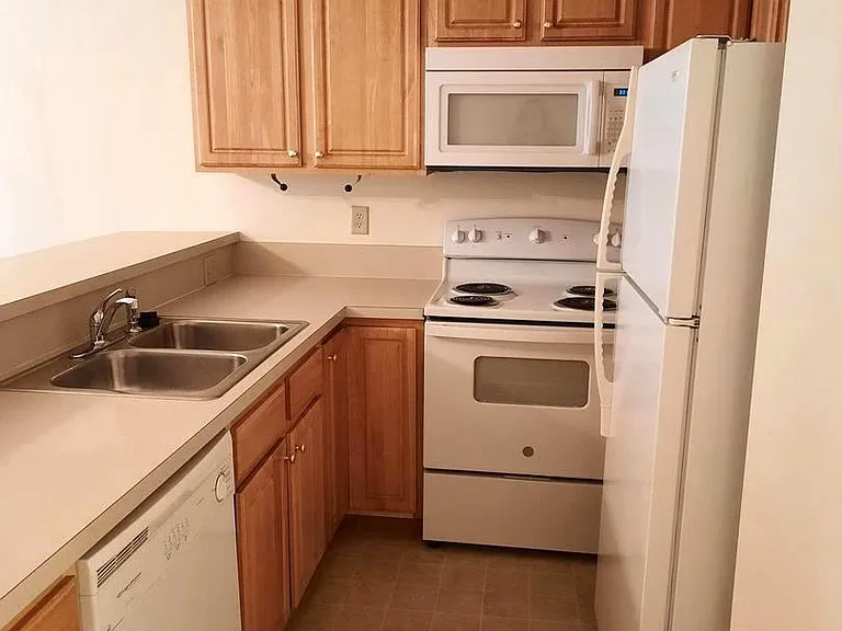 51 N Cherry St — Photo 6
