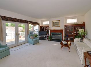 650 Spyglass Summit Dr, Chesterfield, MO 63017