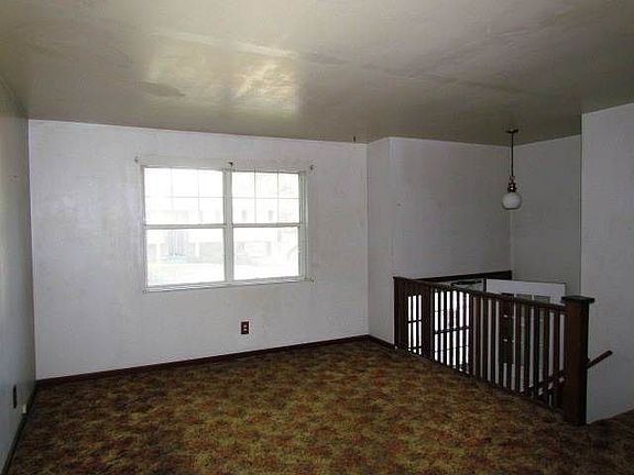 2nd image of 7222 Oaklawn Dr