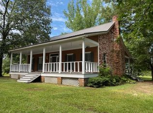 111 Honeysuckle Ln, Braxton, MS 39044