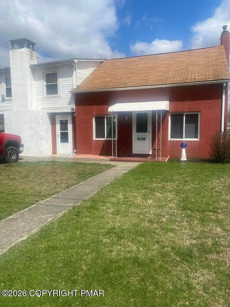 2 bed, 800 sqft, $1,400 — Photo 1