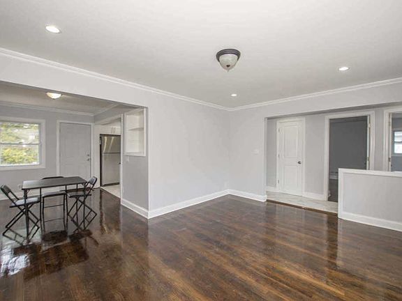 4th image of 25 Roosevelt St