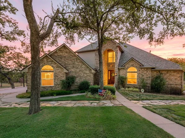 615 Runaway Bay Dr, Runaway Bay, TX 76426