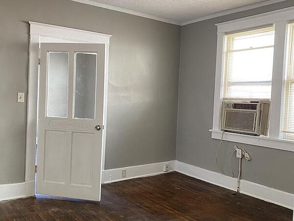 2nd image of 806 Maury St APT 2