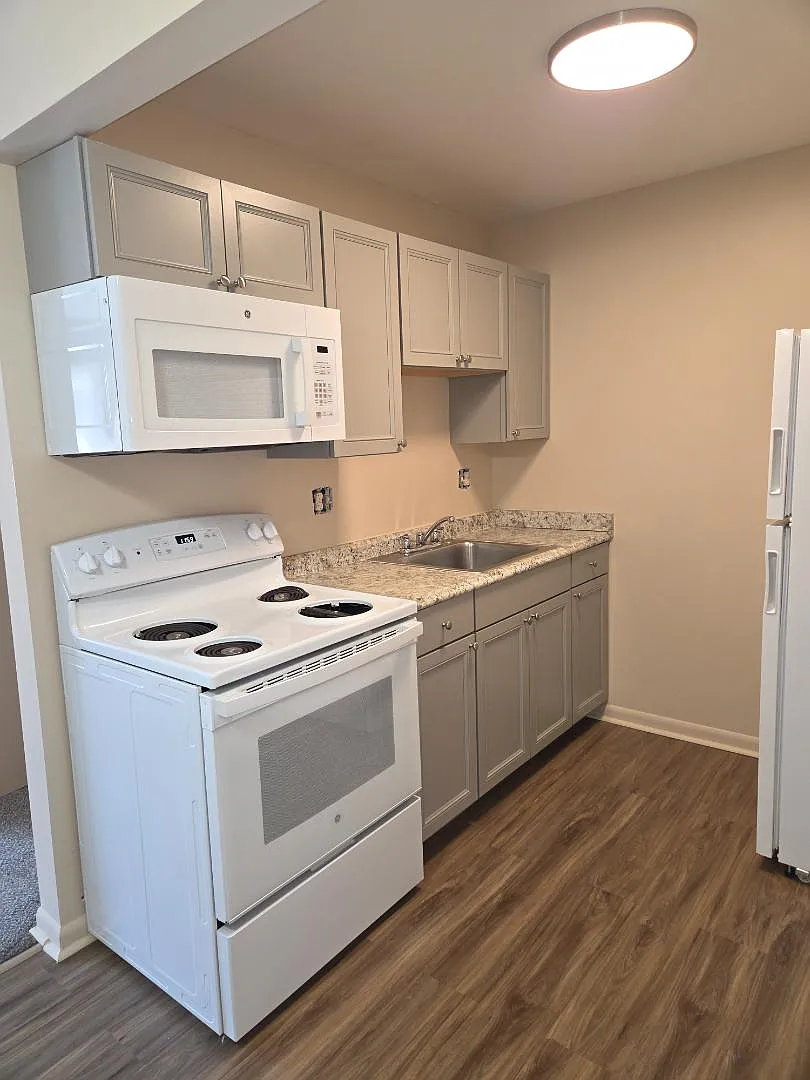 Unit Photo - 3883-3885 Bennett Rd #4-8