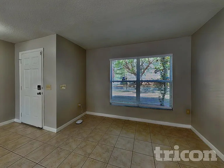 10432 Boyette Creek Blvd — Photo 3