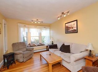 82 S Main St, Uxbridge, MA 01569