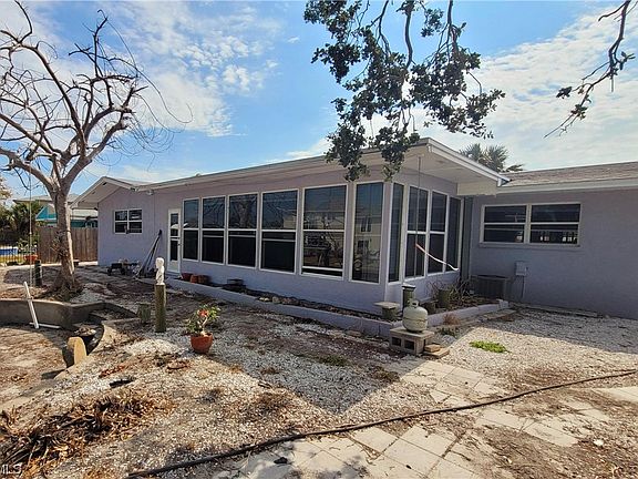4th image of 391 Washington Ct