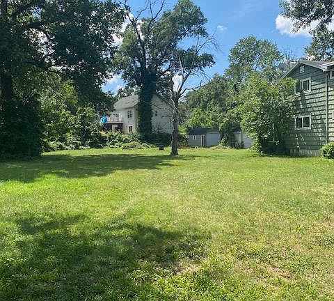 3rd image of 4801 Longfellow St