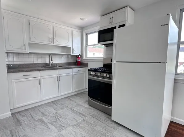 351 E 24th St Floor 2, Paterson, NJ 07514