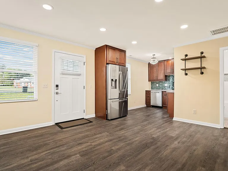 2112B Sanborn Dr — Photo 8