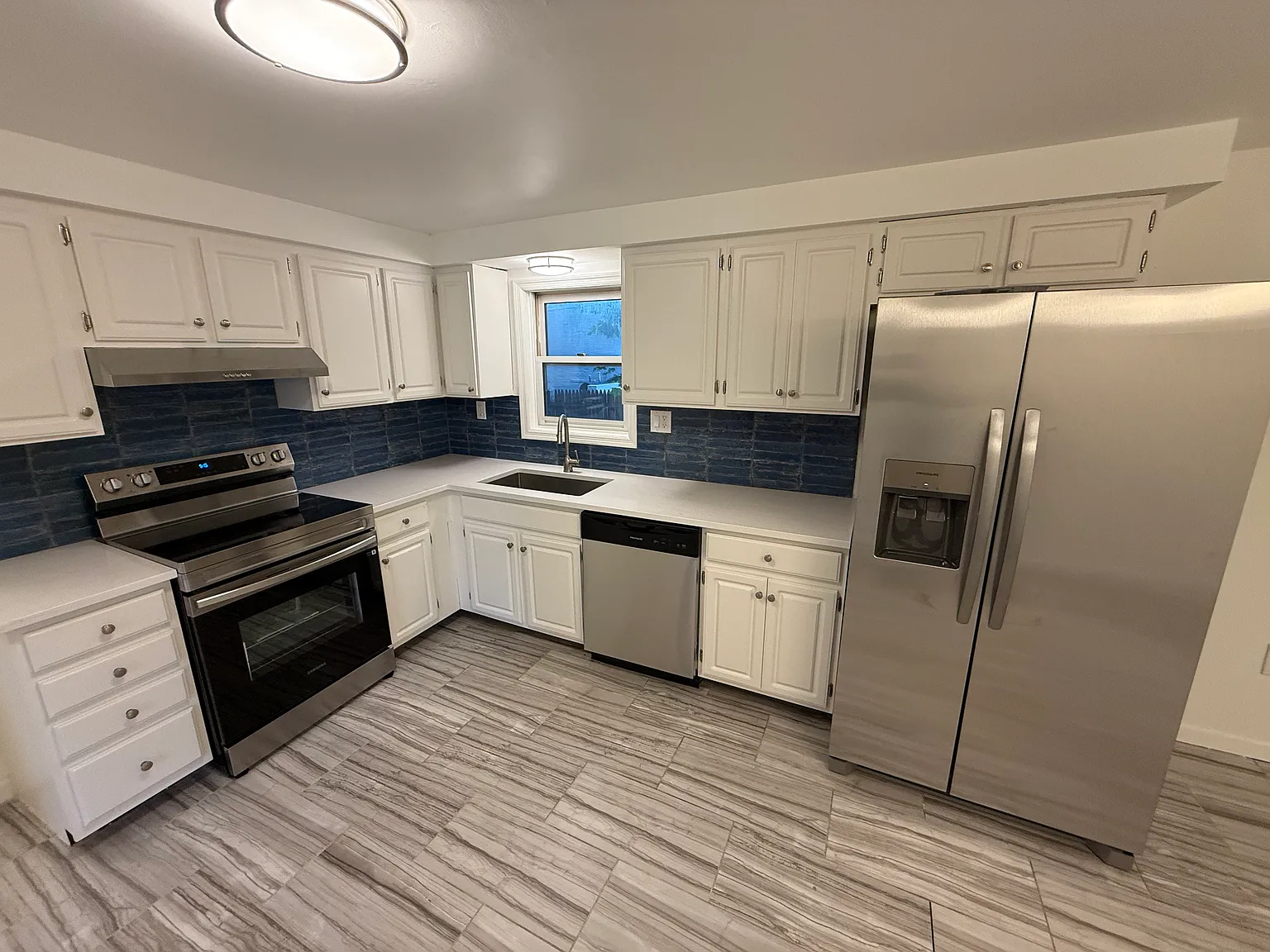 3 bed, 1200 sqft, $2,550 — Photo 3
