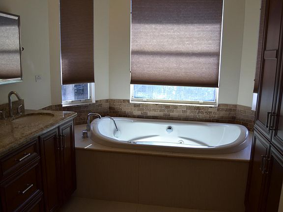 5th image of 3002 Mainsail Cir #3002