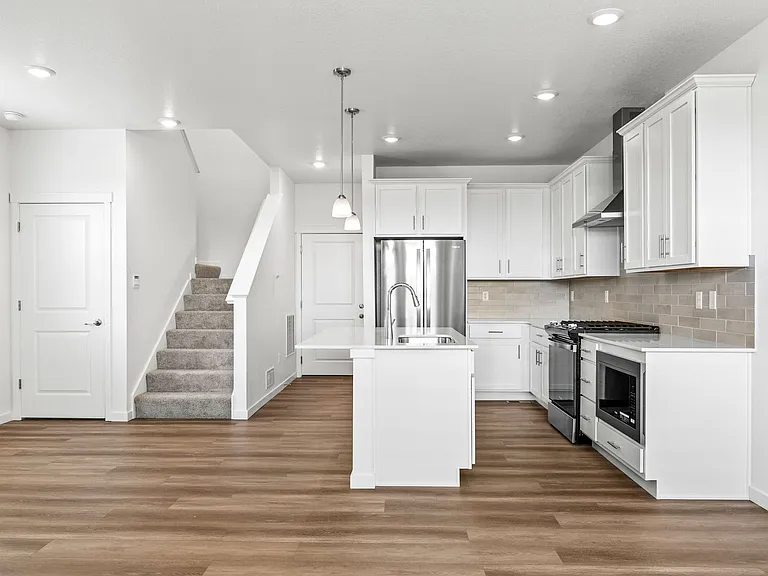 1508 Higgins Creek Dr — Photo 7