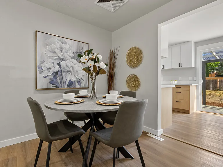 2125 N Highland St — Photo 9