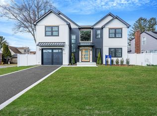 1870 Oakland Ave, Wantagh, NY 11793