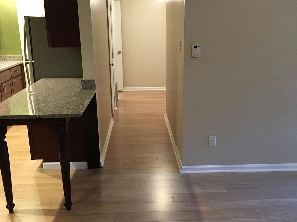 2nd image of 1060 Chatham Park Dr APT B